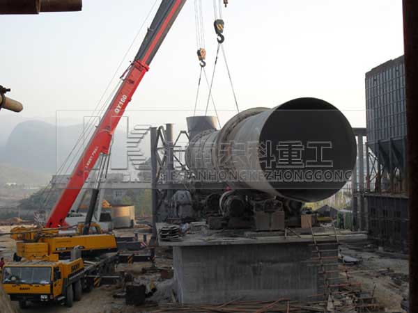 遼寧丹東頁巖陶?；剞D窯安裝現(xiàn)場