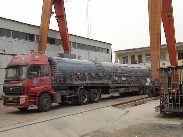 發(fā)往鄂爾多斯頁巖陶?；剞D(zhuǎn)窯發(fā)貨現(xiàn)場(chǎng)