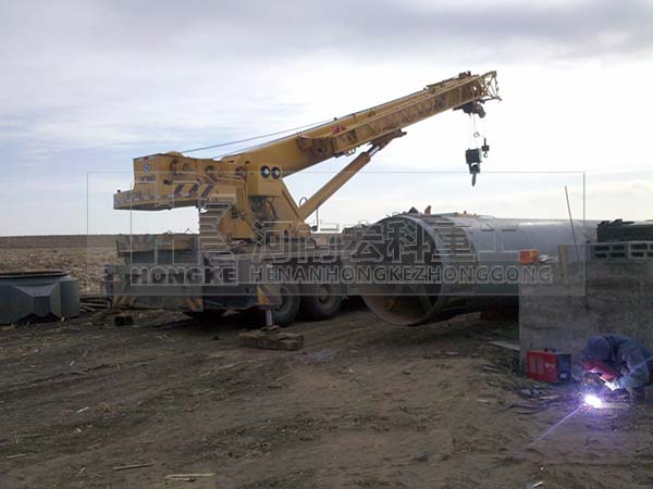 黑龍江呼蘭縣頁巖陶?；剞D(zhuǎn)窯生產(chǎn)線安裝現(xiàn)場